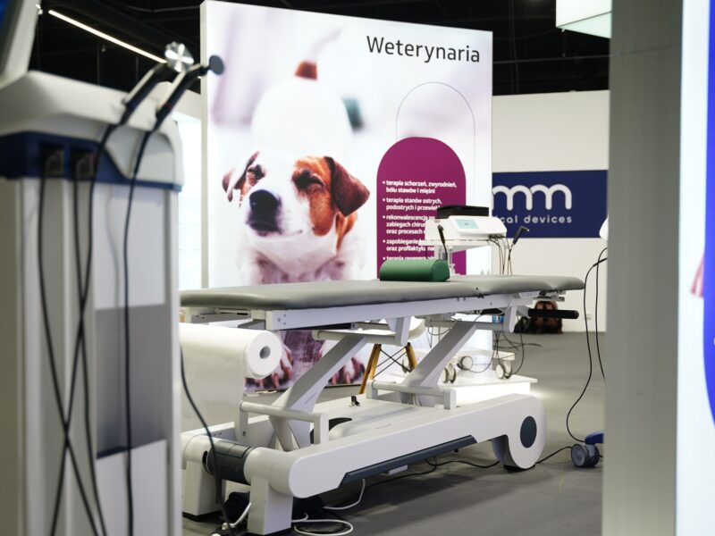 Nasze stoisko na Międzynarodowych Targach Rehabilitacji i Fizjoterapii w Polsce, z elastyczną i funkcjonalną modułową konstrukcją.