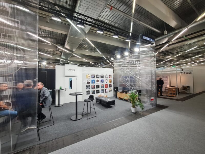 Zabudowa z grafiką tekstylną – stoisko targowe Niemcy