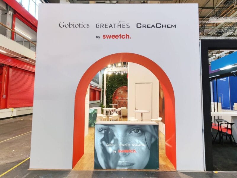 Podświetlane półki LED na targi