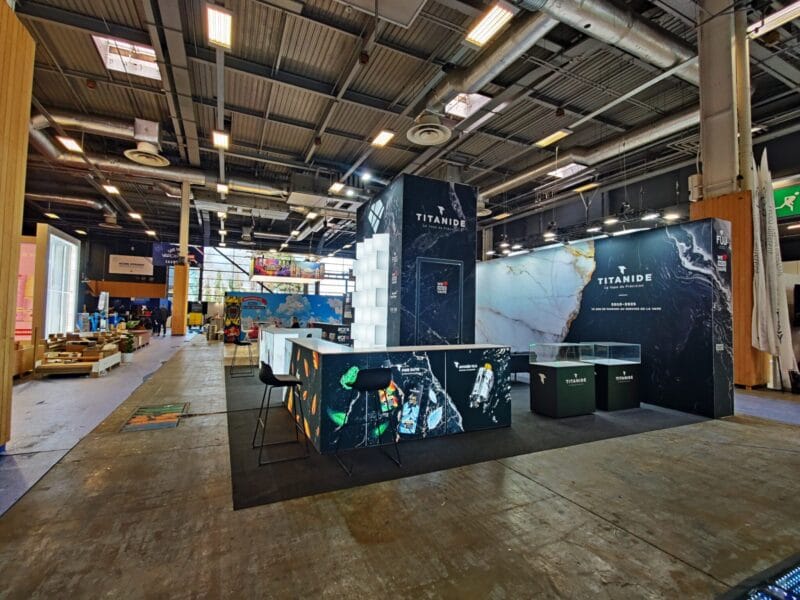 Zabudowa stoiska targowego Francja Vapexpo Paryż